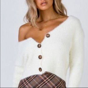 Princess Polly fuzzy white/cream cardigan
